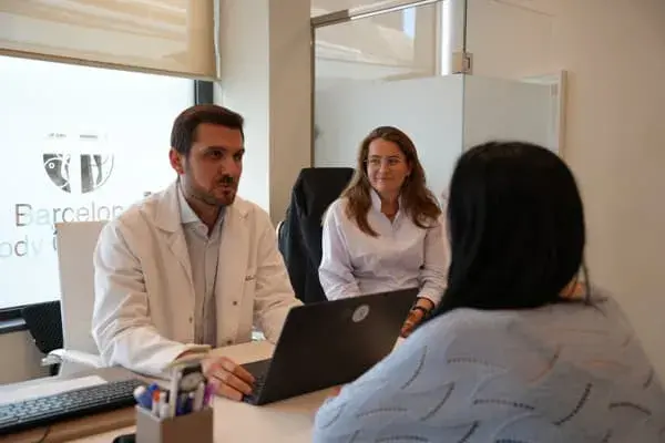Clínica de cirugía bariátrica en barcelona, tratamos pérdida de peso, remodelación corporal y nutrición